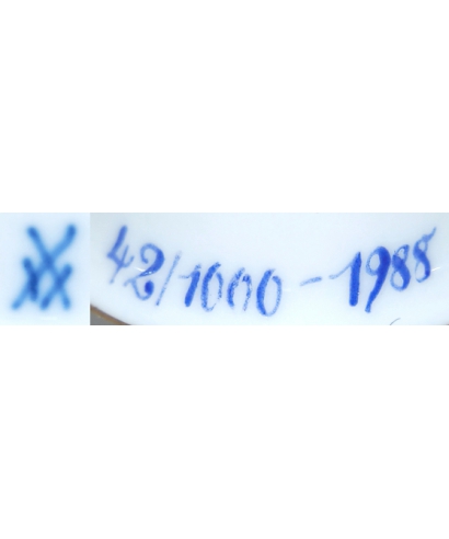 [blue crossed swords] 42/1000 - 1988